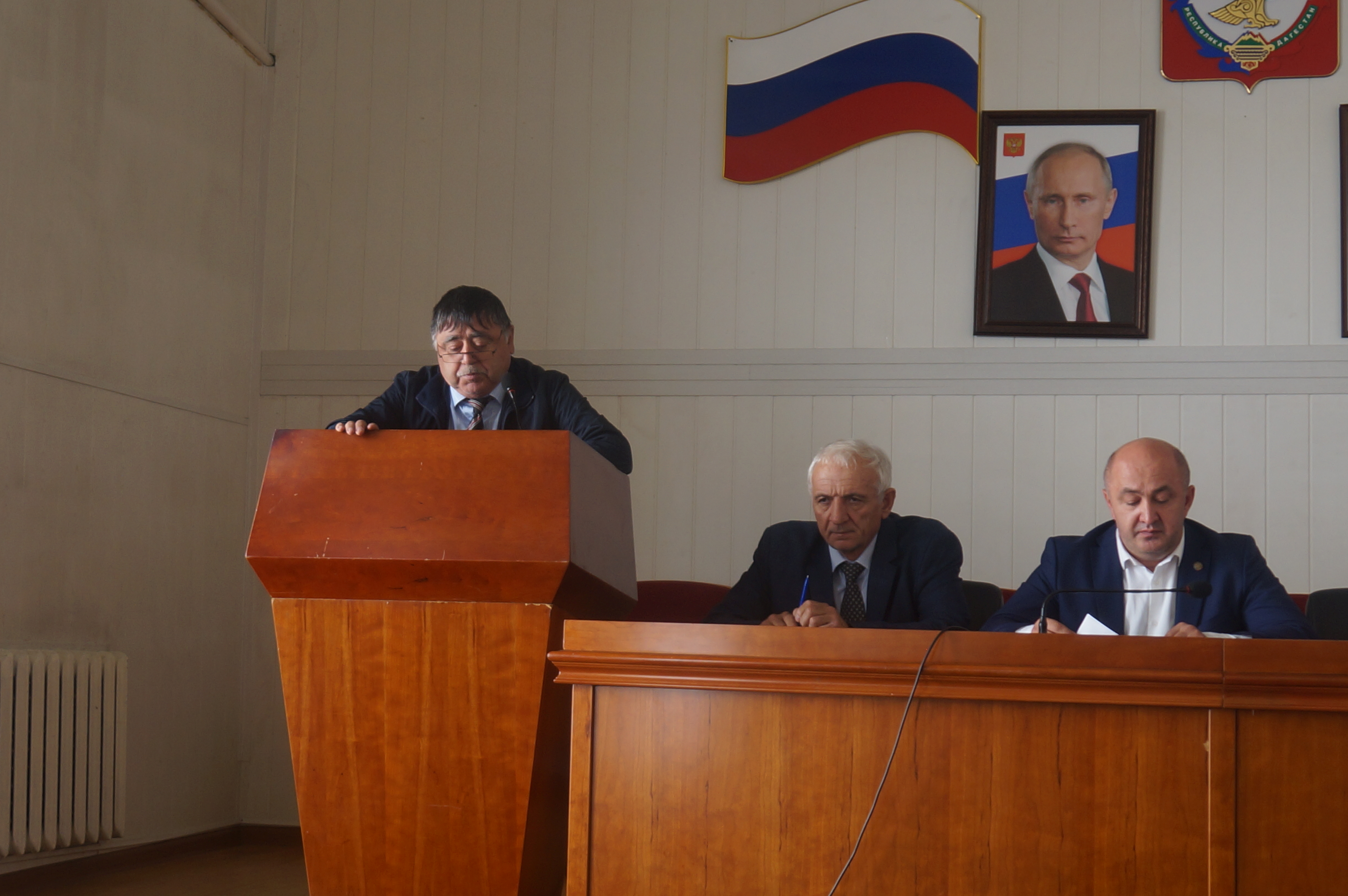 25 августа в актовом зале администрации Тляратинского района состоялось расширенное заседание антитеррористической комиссии.